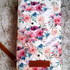 HOUSE OF FLYNN TRAVELERS WALLET